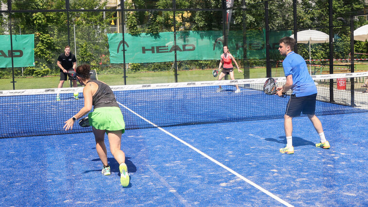 Eines ist klar: Padel wird immer zu viert gespielt