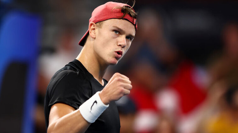 Holger Rune made it into the final in Brisbane with a two-set win against Roman Safiullin.