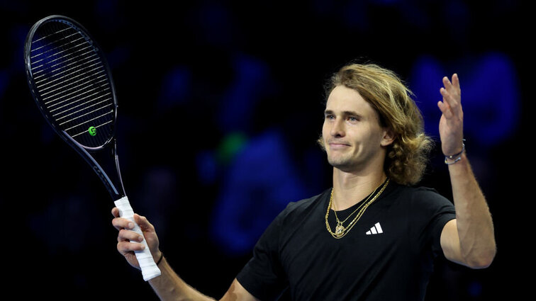 Alexander Zverev celebrated a successful start against Carlos Alcaraz.