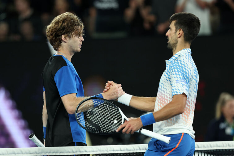 Andrey Rublev fordert Novak Djokovic