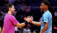 Dominic Thiem und Félix Auger-Aliassime bei einem Schaukampf in Dubai