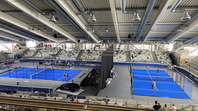 Zwei Padel-Courts auf der Eisfläche, die normalerweise von den Vienna Capitals genutzt wird