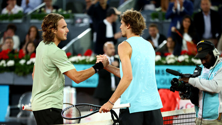 Stefanos Tsitsipas und Alexander Zverev spielen um den Einzug in das Halbfinale des United Cups.