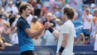 Alexander Zverev misst sich mit Andrey Rublev